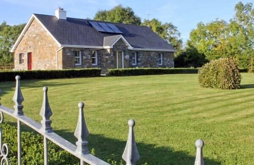 Scramoge Cottage | Grange Lodge, STROKESTOWN, COUNTY ROSCOMMON