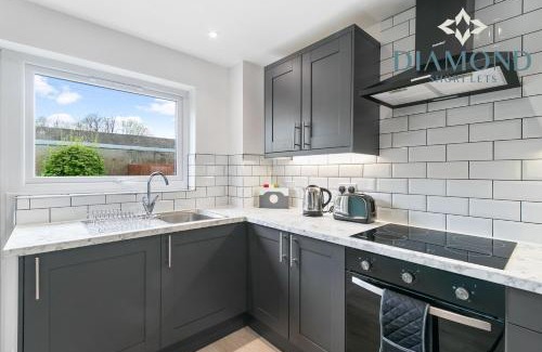 Grangemouth Apartment | Grangemouth, 3 Bed House, Free Parking, Business or Leisure