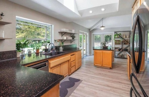 Granite Bay House | Granite Bay Luxury Getaway with Huge Game Room