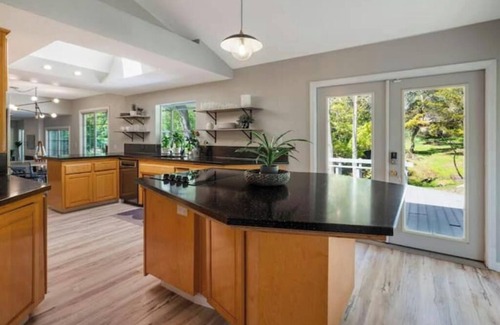 Granite Bay House | Granite Bay Luxury Getaway with Huge Game Room