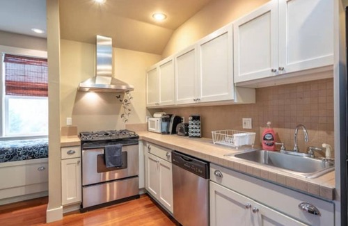 Far Southwest House | Granny Flat in leafy SW Portland