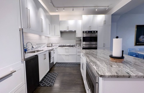 Downtown Boston Condo | Grant 3BR/2BA City Living at Boston Common & Park: Family Favorite!