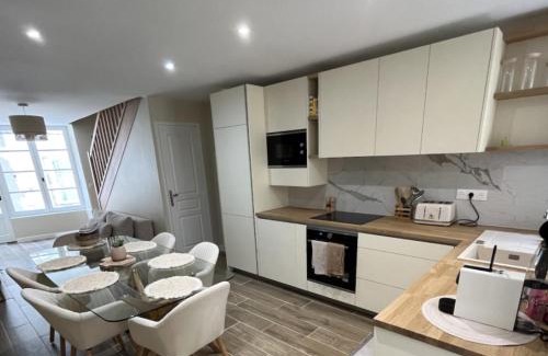 Granville House | Granville/Maison entièrement rénovée à 100 m des plages