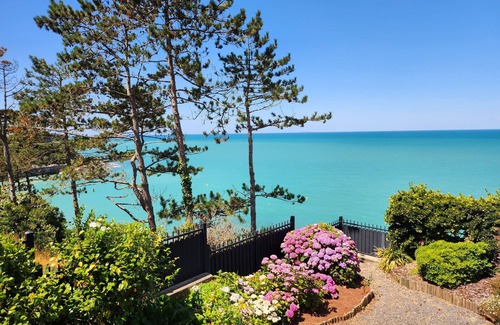 Granville Villa | Granville seafront villa overlooking the Chausey Archipelago