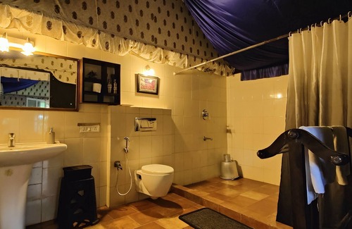 Pinangode Hotel | Grassroots Wayanad, Valley-view Tents