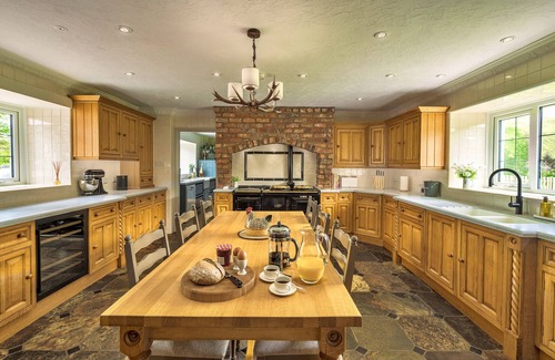 Largs Ski Chalet | Grassyards House