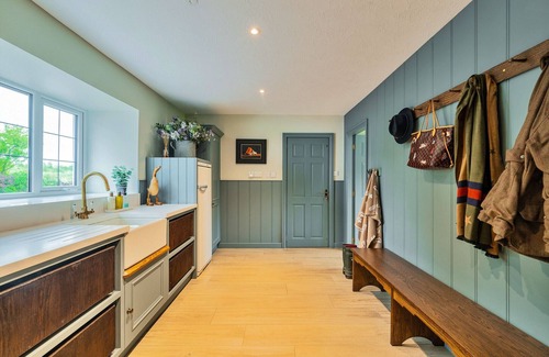 Largs Ski Chalet | Grassyards House