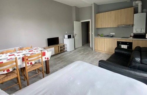 Aulnay-sous-Bois Apartment | GRAY FAMILY STUDIO N°1
