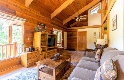 Whitefish Apartment | Gray Wolf 2