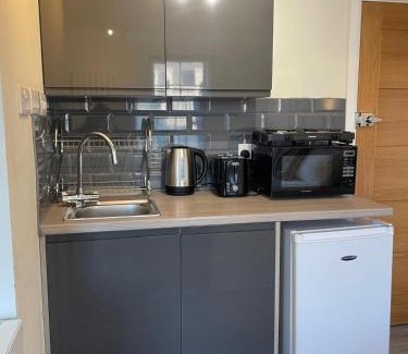 King's Cross House | Grays Inn Road - Room 6