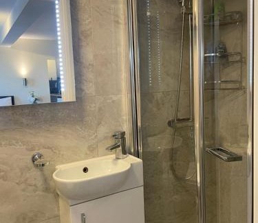 King's Cross House | Grays Inn Road - Room 6