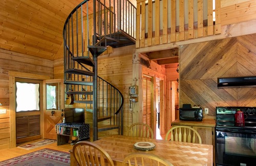 Wilson Creek Cabin | Grayson Highlands Park cabin peaceful