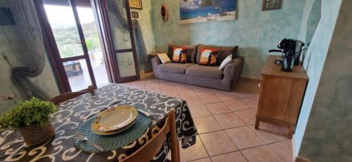 San Teodoro Apartment | Grazioso bilocale climatizzato a 5 min di auto da San Teodoro