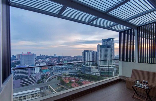 Tanjong Bidara Apartment | Great 1BR Suite Perfect View of downtown