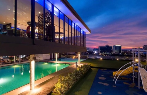 Tanjong Bidara Apartment | Great 1BR Suite Perfect View of downtown