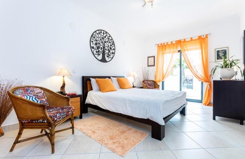 Albardeira Apartment | Great 2 bedroom apartment with communal pool