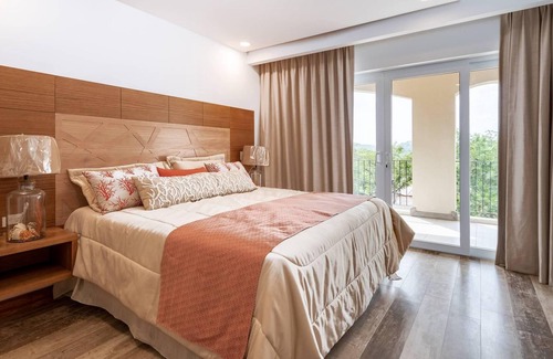 Playa Langosta Condo | Great 2-bedroom condo just steps from the beach