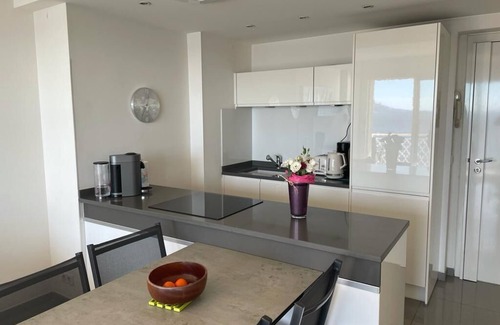 Le Suquet Apartment | Great 2 room apartment, with magnificient sea view , in front of the beach
