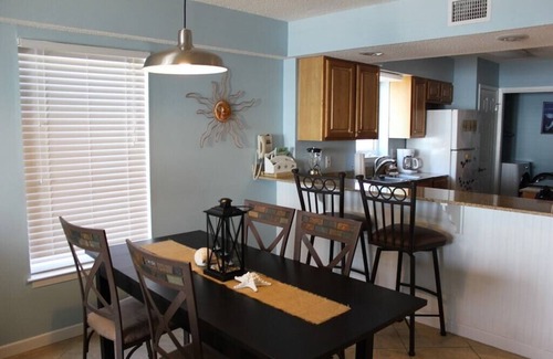 Gulf Shores Condo | Great 3 Bedroom 2 Bath Condo Overlooking East Beach in Gulf Shores - Sleeps 6