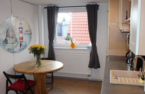 Varel Apartment | Great 3 room apartment directly between the city center and Varel harbor
