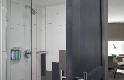 Turtle Bay Hotel | Great Amenities! 3 Spacious Units w/Kitchen! Onsite Parking, Pets are Allowed!