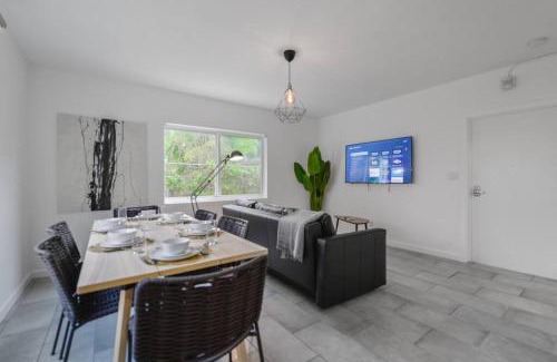 Northeast Miami Apartment | Great Apartment 2 BR near the beach