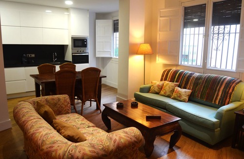 Encarnacion-Regina Apartment | GREAT APARTMENT IN CASCO ANTIGUO