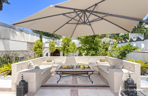 Genil Apartment | Great Apartment with Garden and Pool. San Ignacio II