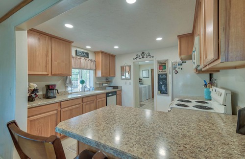 Cody House | Great Back Yard, Minutes To Downtown, Quiet, Cozy, Clean & Pet-friendly!