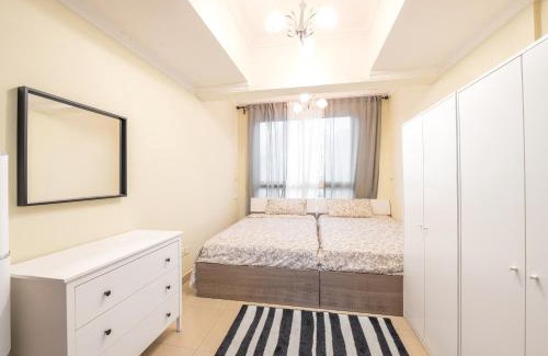 Dubai Marina Apartment | Great balcony!