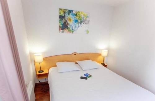 Cassen House | Great Base for Toulouse! Private Kitchen, Free Parking, Onsite Pools