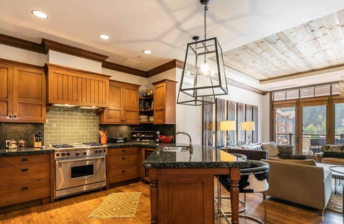 Truckee Condo | Great Bear Lodge 402 - Platinum