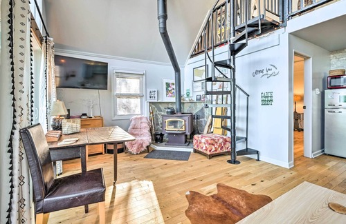 Great Cacapon Cabin | Great Cacapon Cabin w/Mountain Views