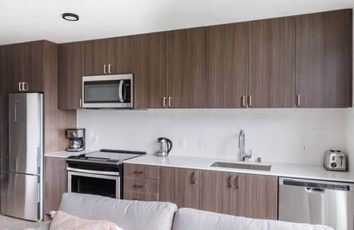Mann Apartment | Great Central District Studio w/Gym, Yoga & Rooftop, by Blueground