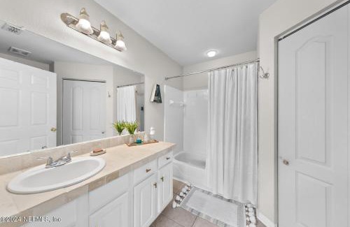 Southside Apartment | Great Condo near Beaches and Mayo Clinic