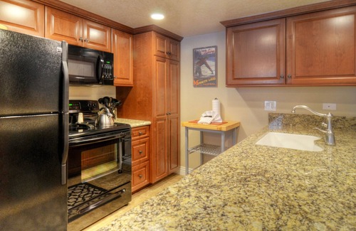 Mammoth Lakes Condo | Great Deal on 5 Star 2 Bed/2Bath Condo at Value Prices
