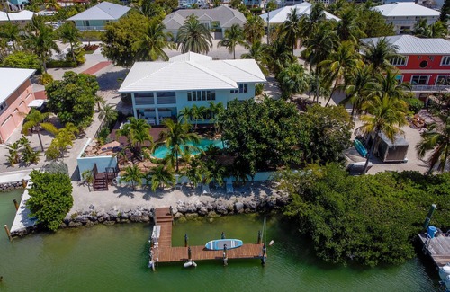Marathon House | Great deal ! Private pool and dock. Five minute bike ride to Sombrero Beach.