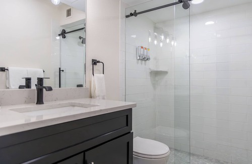 Steamboat Springs Hotel | Great Deal! Serene Unit, Near Ski Lifts, Free Shuttle Service, Hot Tub, Jacuzzi, Mountain Biking