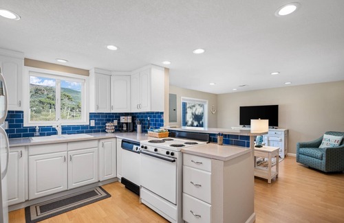 Rockaway Beach House | Great Deals on Summer Stays!