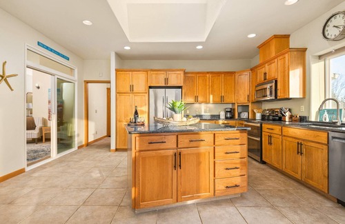 Bay City House | Great Deals on Summer Stays!