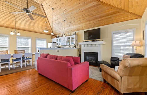 Lincoln Beach House | Great Deals on Summer Stays!