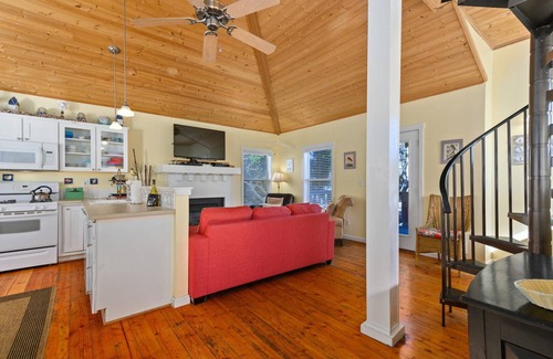 Lincoln Beach House | Great Deals on Summer Stays!