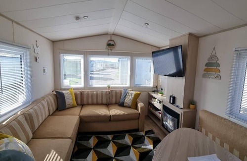 Towyn House | Great dog friendly caravan at Golden Gate, Towyn in North Wales ref 84536G
