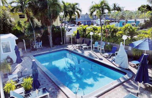 Lauderdale-by-the-Sea Apartment | Great Escape Apartments By Lowkl