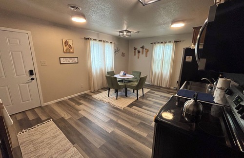 Winthrop Condo | Great escape tucked just off the highway!