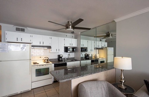 Garden City Condo | Great Family Beach Destination !