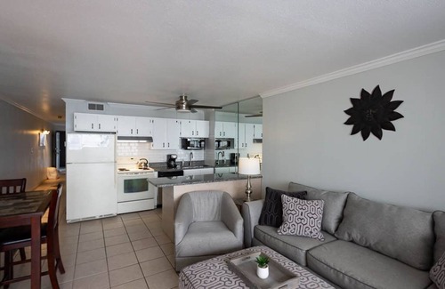 Garden City Condo | Great Family Beach Destination !