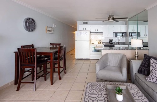 Garden City Condo | Great Family Beach Destination !
