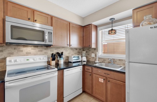 Pensacola Beach Condo | 🌊Great Family Condo-Pool-Steps2Beach-2BR Villas On The Gulf C5🌊