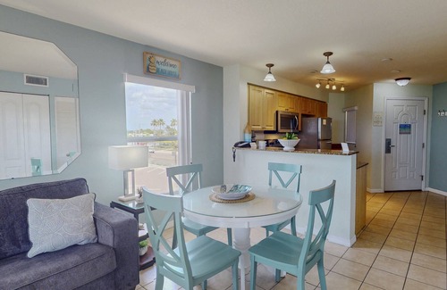 Treasure Island Condo | Great Family Destination on Beautiful Treasure Island. Heated Pool. Activities Nearby.